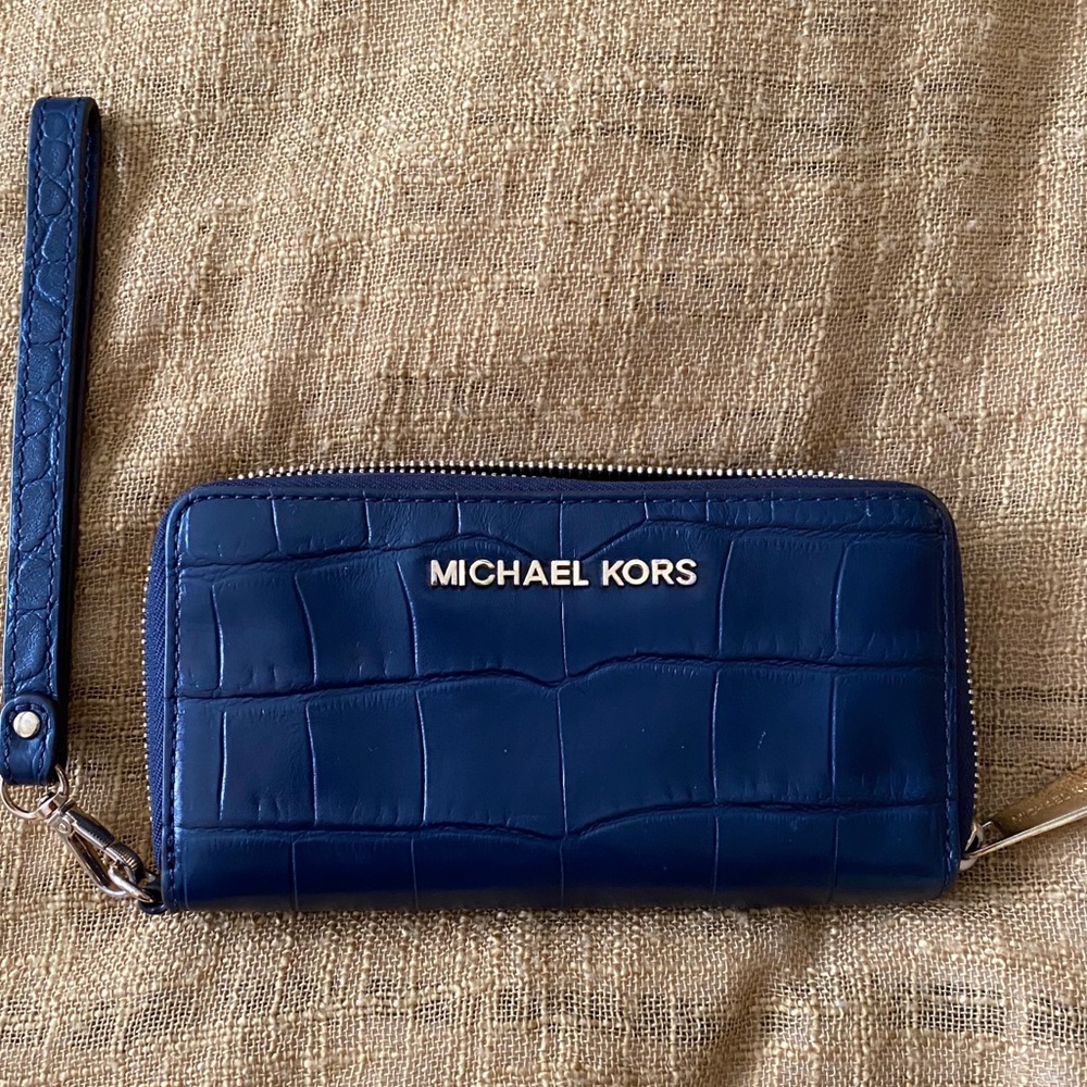 Michael Kors wristlet